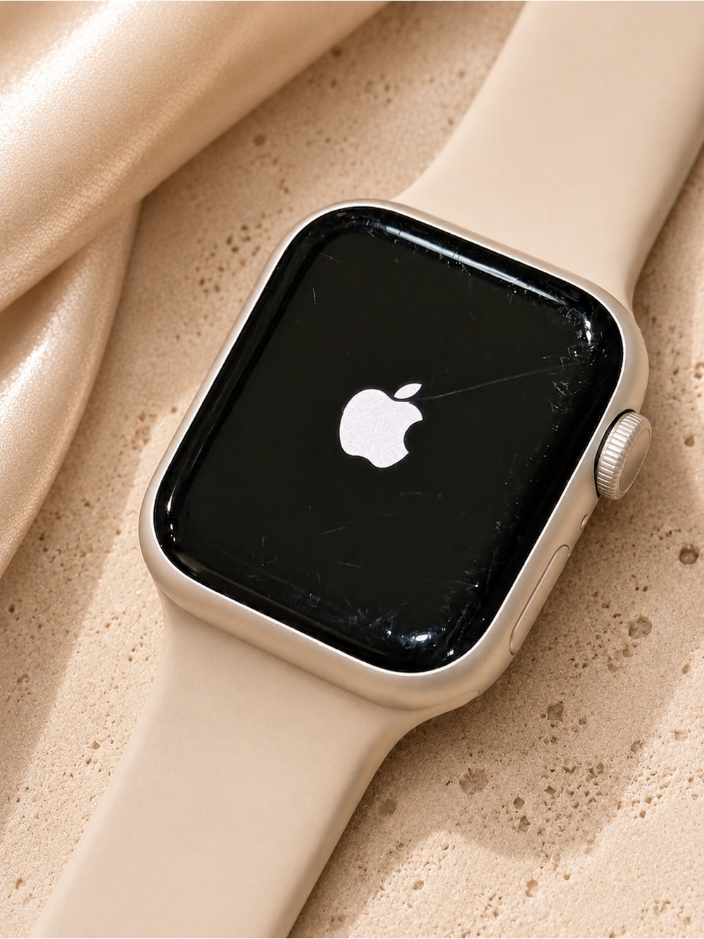 Apple Watch Series 8 41mm GPS + Cellular Starlight Aluminum Apple Watch